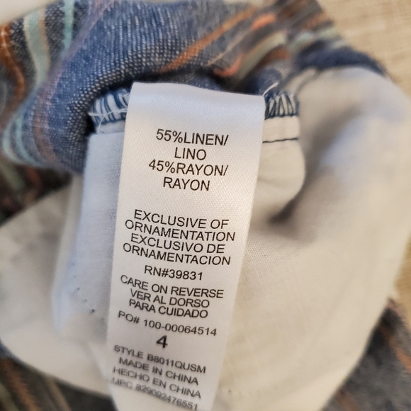 Democracy Size 4 Linen Blend Vertical Stripe Fringe Hem Capri Pants Summer - Picture 9 of 11